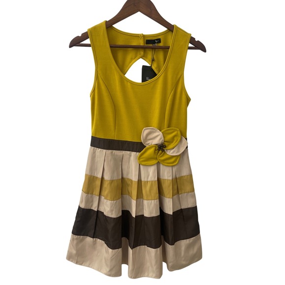 Ryu Dresses & Skirts - Ryu Anthropologie Yellow Striped Floral Fit Flare Dress Cutout Back Womens M